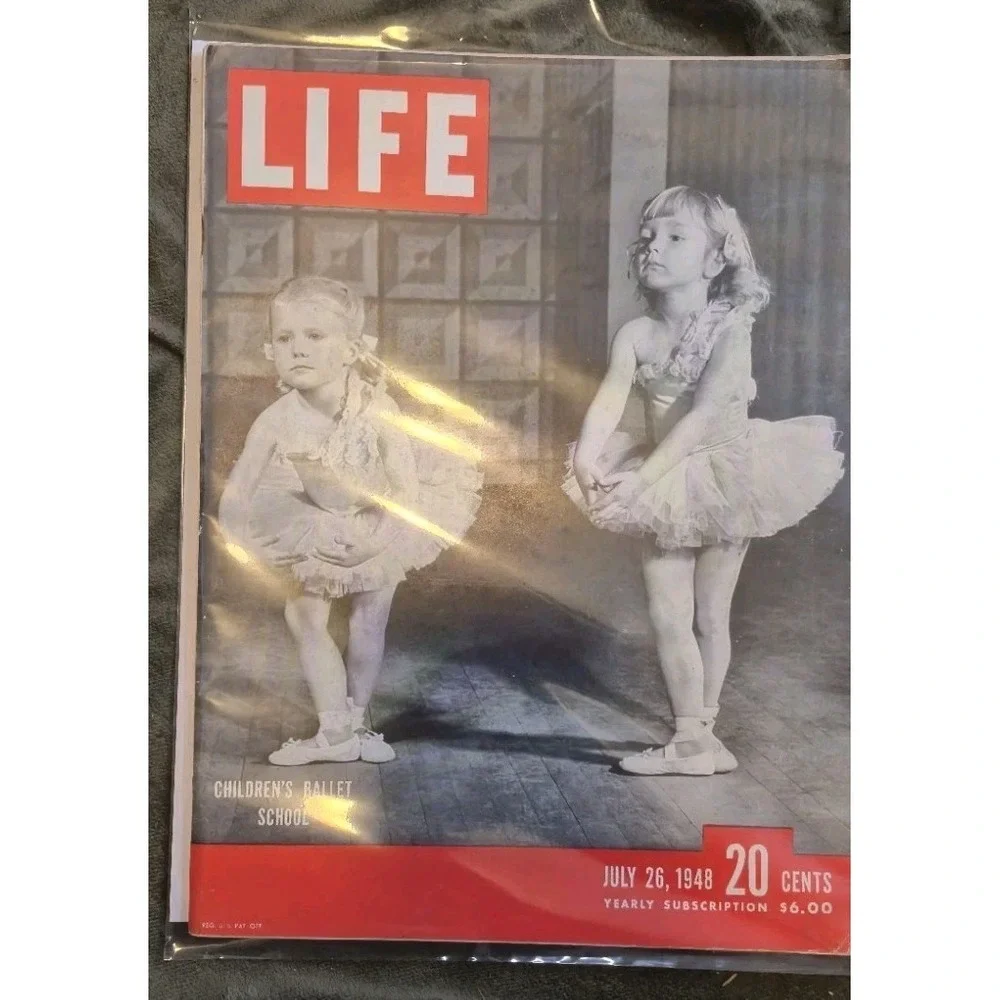 Vintage LIFE Magazines Lot of 3 1946 1948 Complete w/ Sleeves & Boards